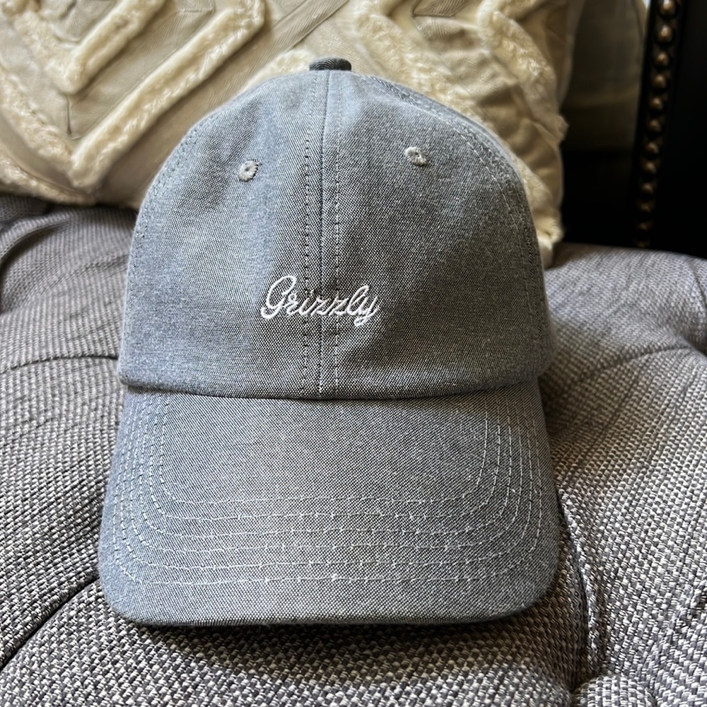 Men’s hat with cool font, says “grizzly”.